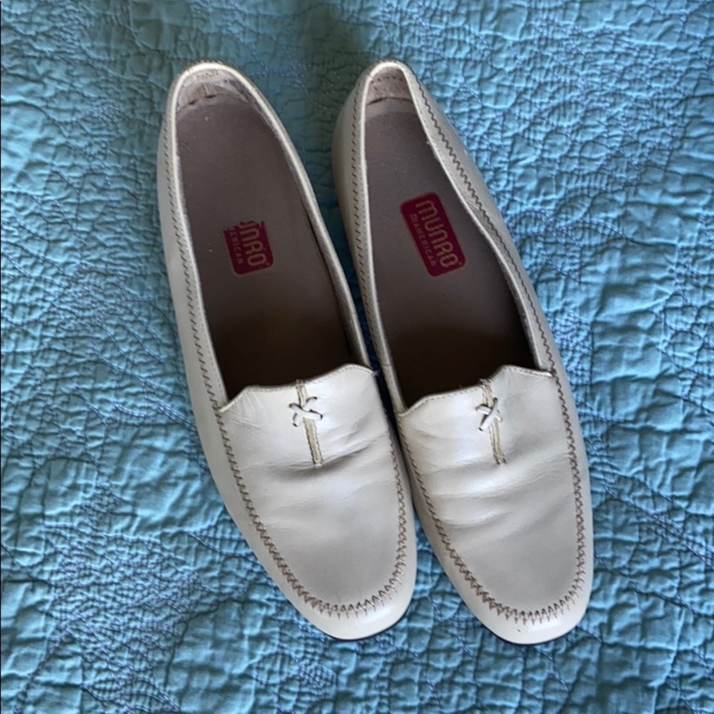 Munro American Cream Loafers 7